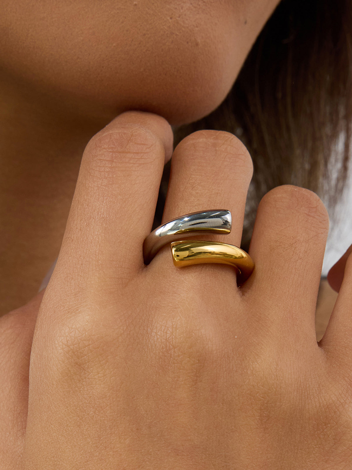 Tweekleurige gebogen ring