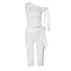 Asymmetrische Top met Eén Schouder en Capri Broek Set