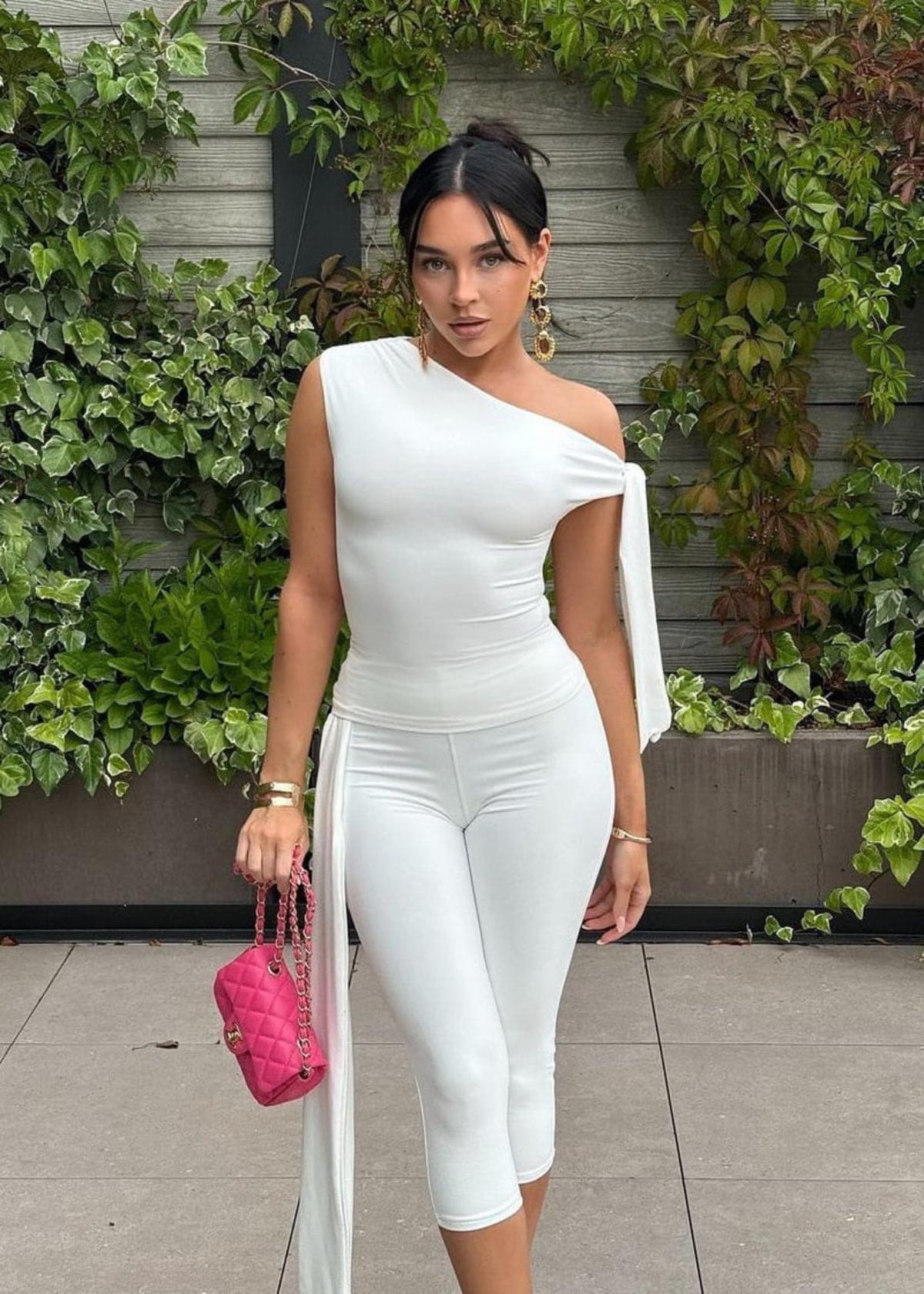 Asymmetrische Top met Eén Schouder en Capri Broek Set