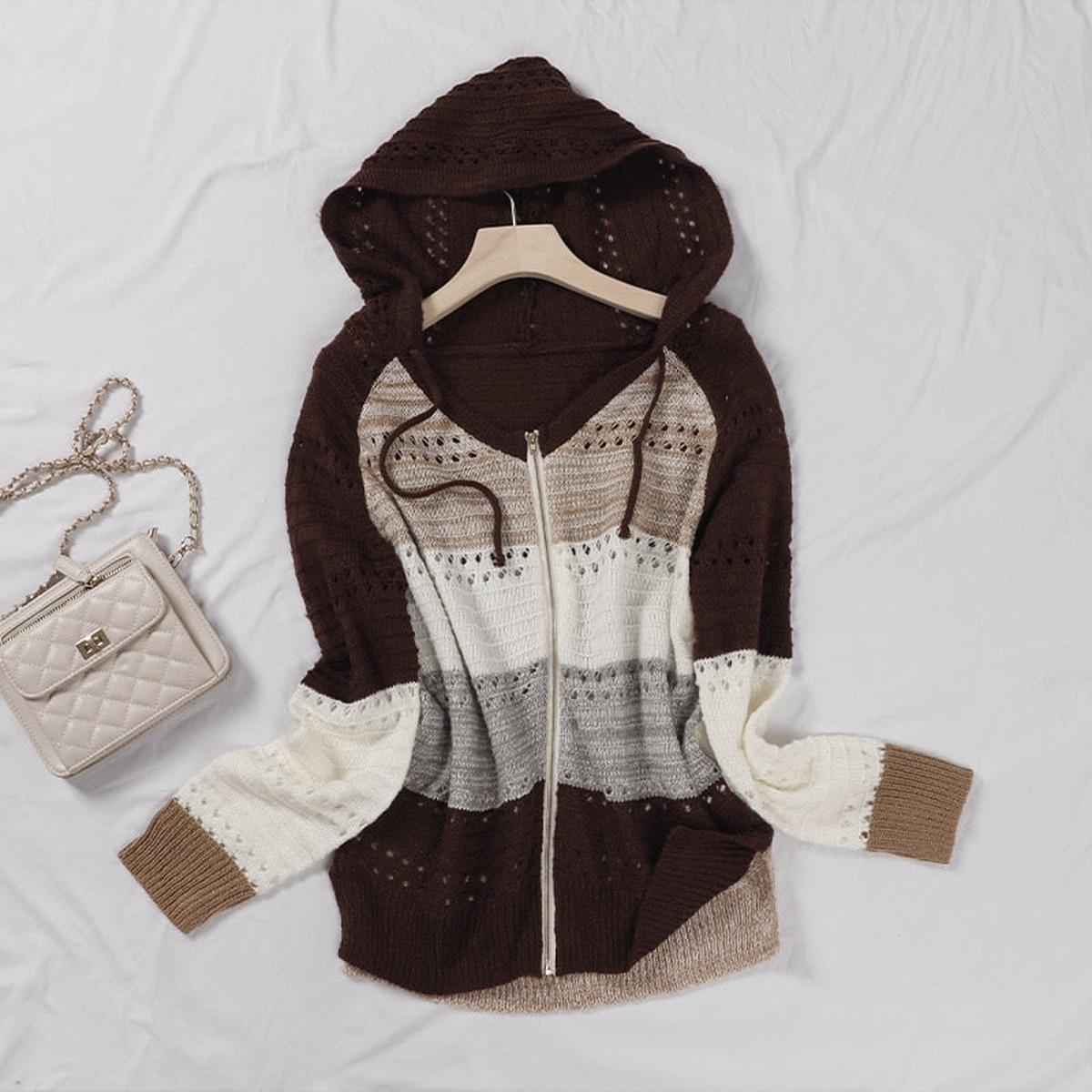 Capuchon Cardigan Met Zakken Van Zacht Gebreid Materiaal