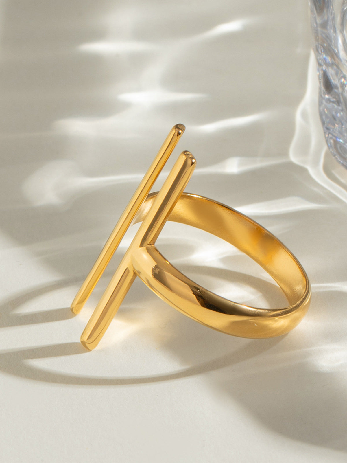 Hedendaagse gouden ring
