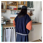 Dames Baseball Jas Met Contrasterende Mouwen En Praktische Zakken