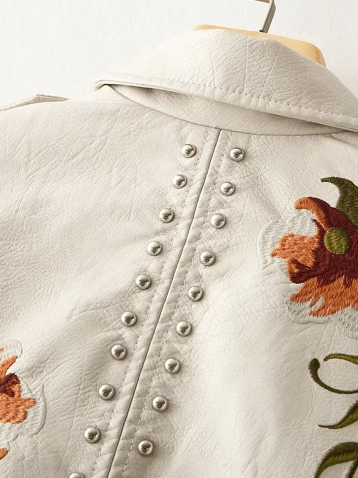 Dames Bikerjack Met Geborduurde Bloemen En Studs