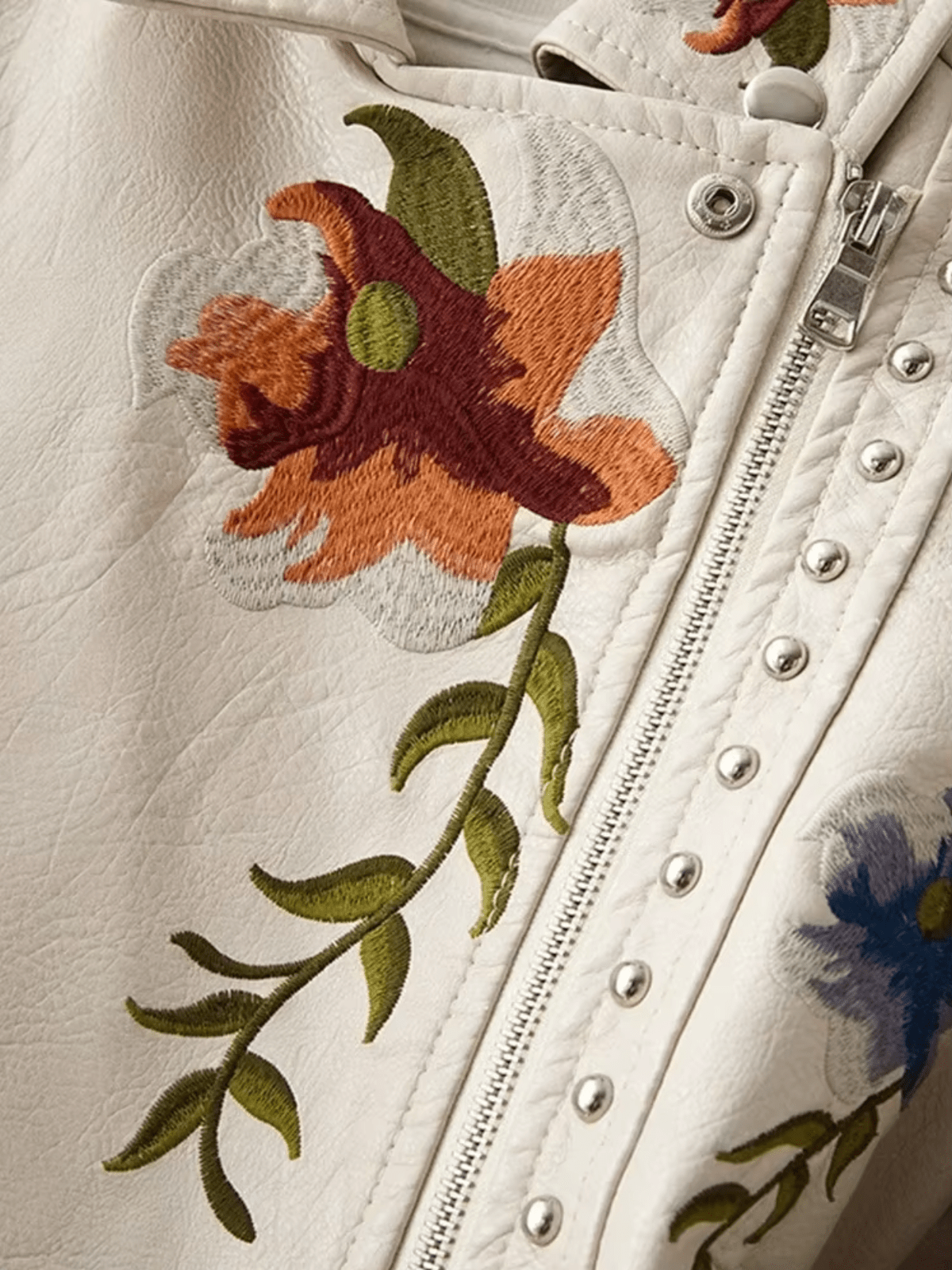 Dames Bikerjack Met Geborduurde Bloemen En Studs