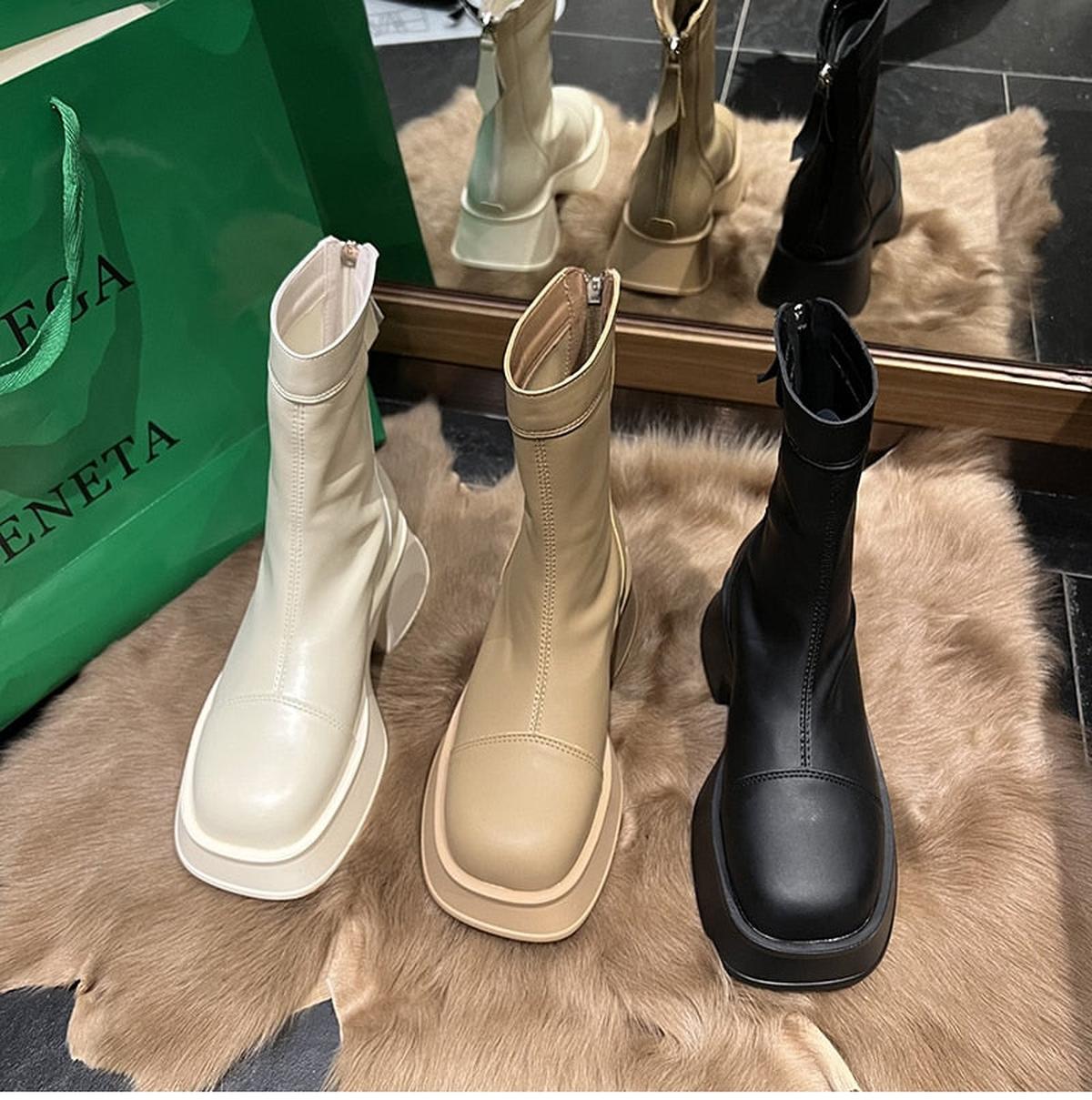 Dames Plateauboots Met Brede Neus En 7-cm Hak