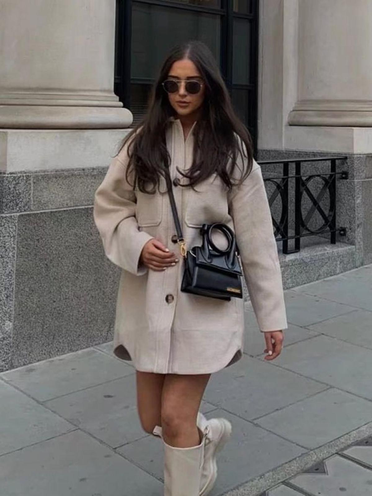 Damesjas Met Praktische Zakken En Wijde Pasvorm