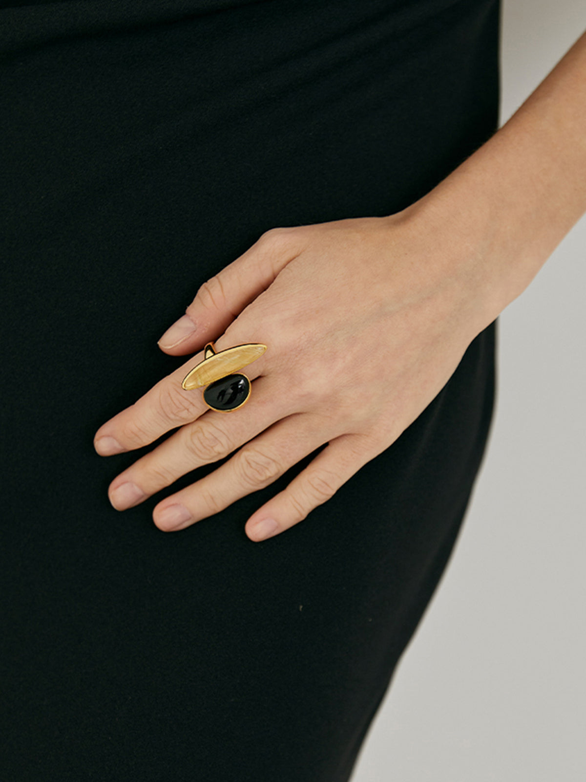 Elegante onyx- en citrienring