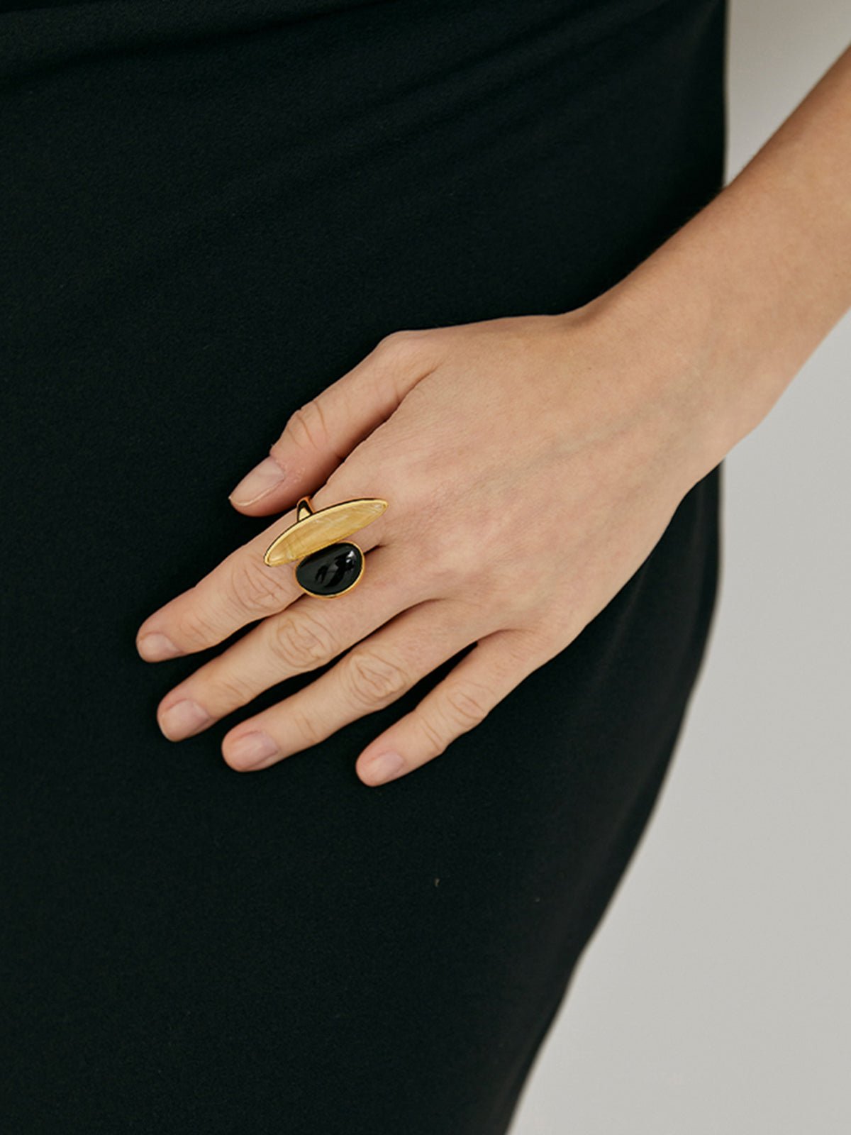 Elegante onyx- en citrienring