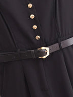 Gouden Knoopdetail Mini Jumpsuit met Taille Riem