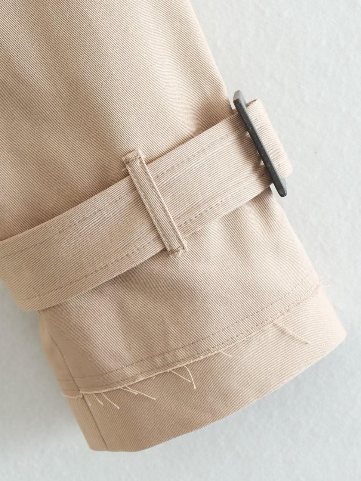 Klassieke Beige Dames Korte Tussenjas Voor Elke Gelegenheid