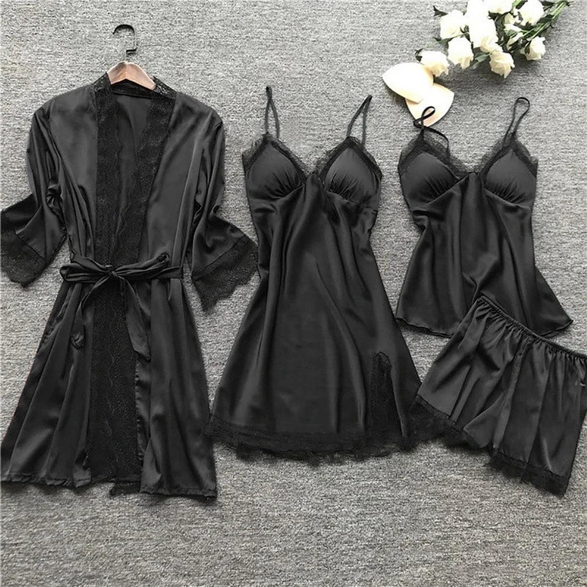 Satijnen Nachtkleding Set met Kantaccenten