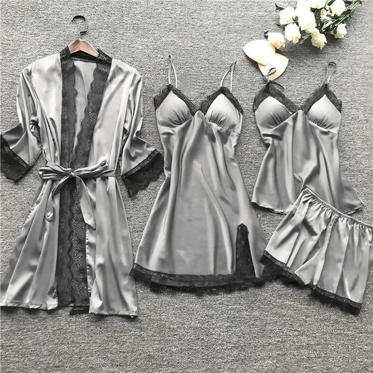 Satijnen Nachtkleding Set met Kantaccenten