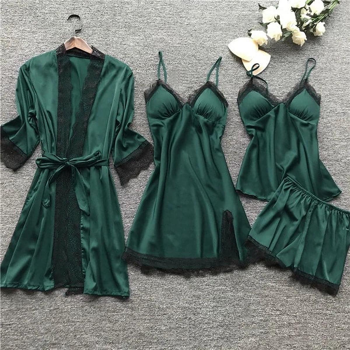 Satijnen Nachtkleding Set met Kantaccenten