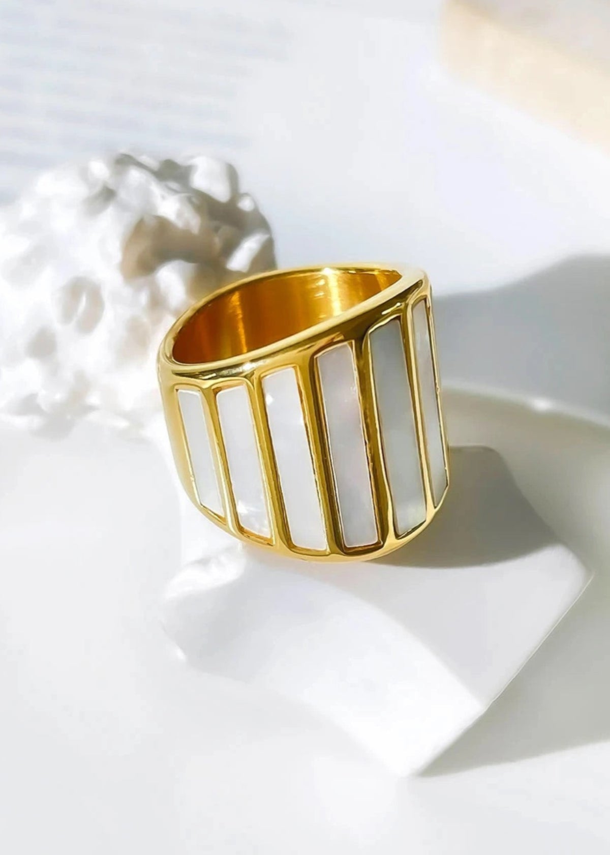 Subtiele schelp goud vergulde ring