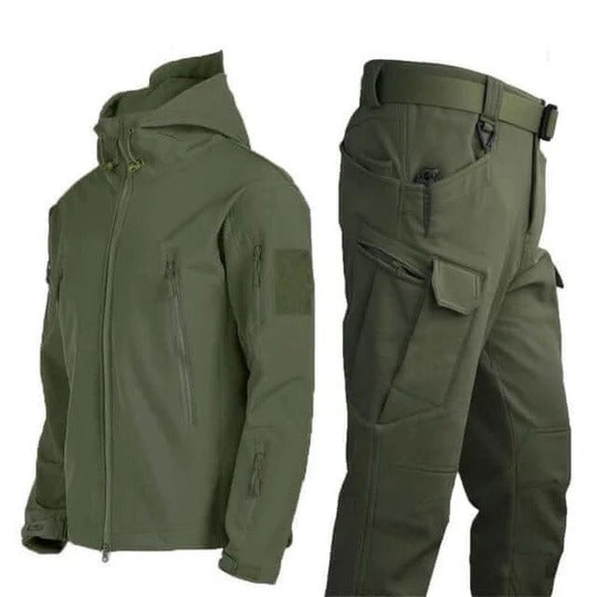 Tactische Winterjas met Capuchon en Cargo Broek Set