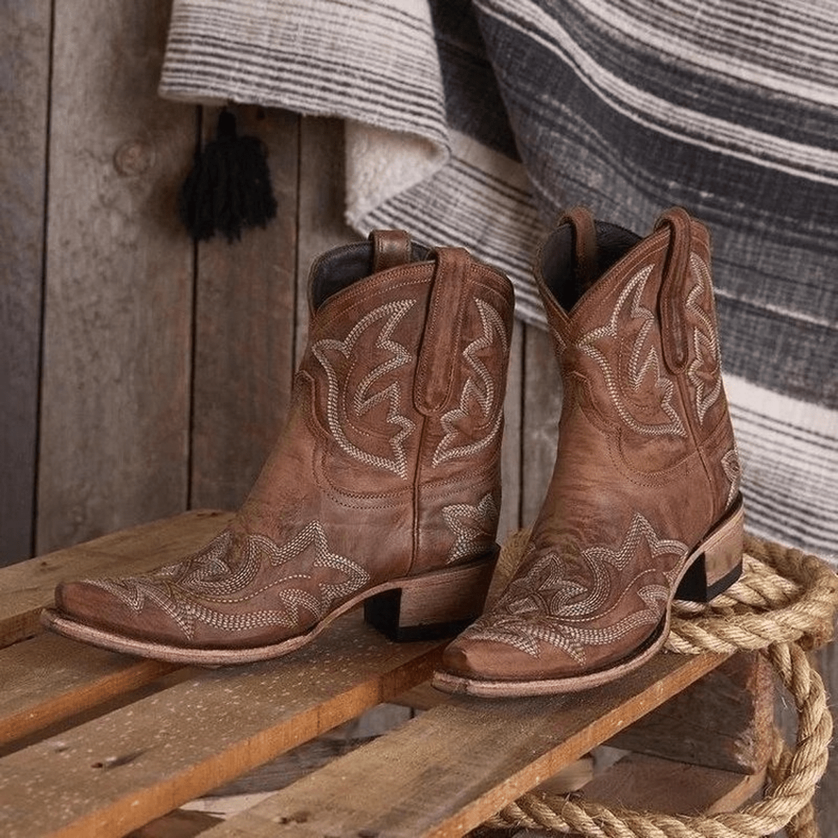 Borduurwerk Leer Cowboy Enkellaarsjes Voor Vrouwen - Harlett