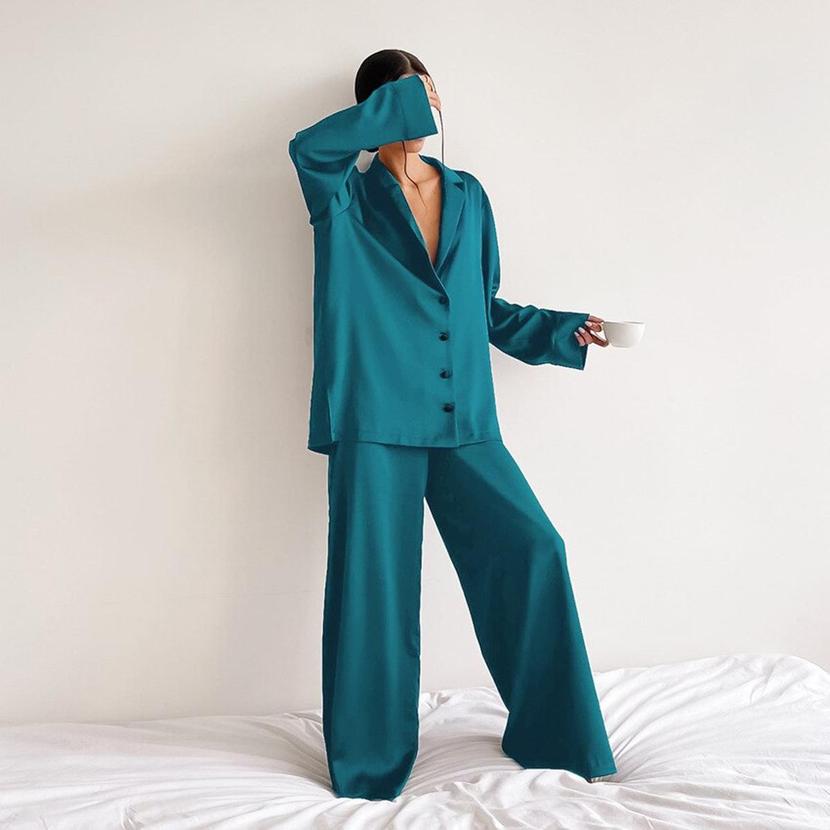 Elegante Satijnen Twee - Delige Pyjama Set Met Notch - Kraag - Harlett