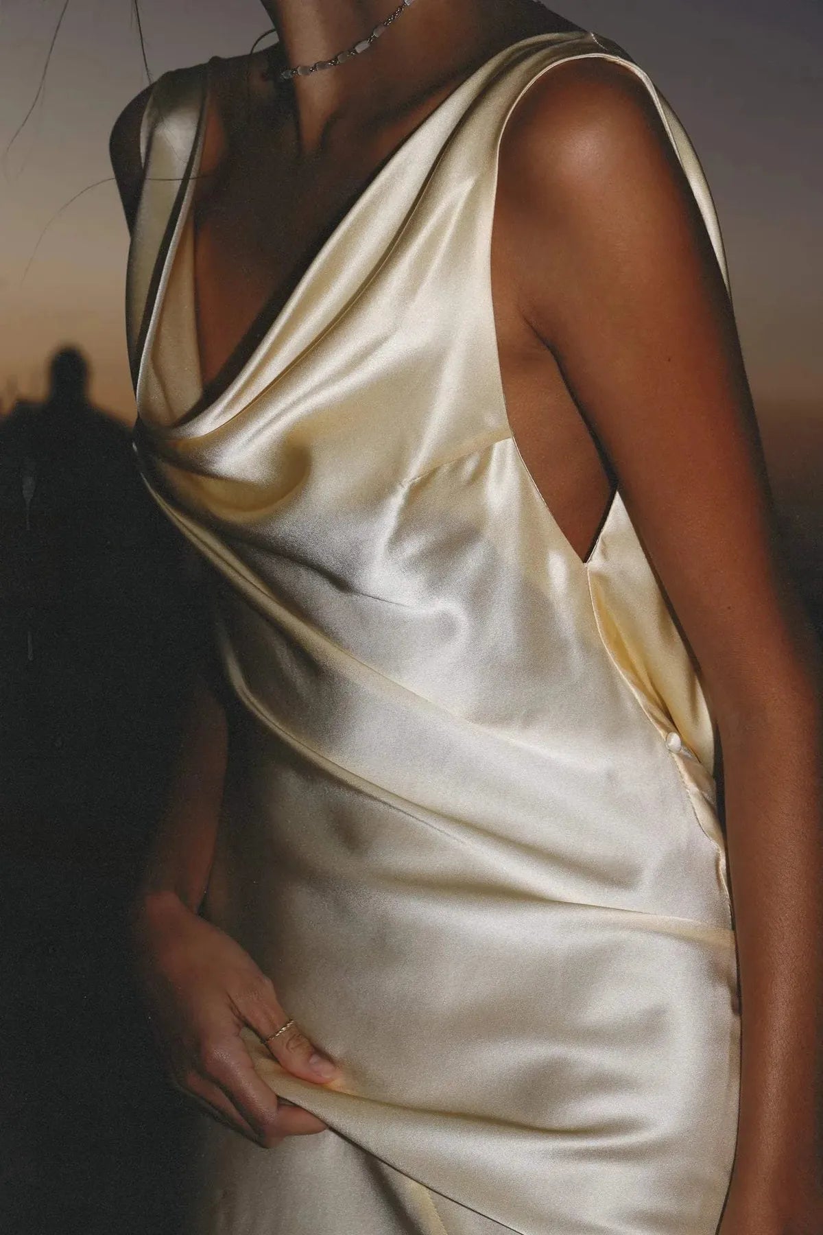 Rugloze Satijnen Maxi Jurk - Harlett